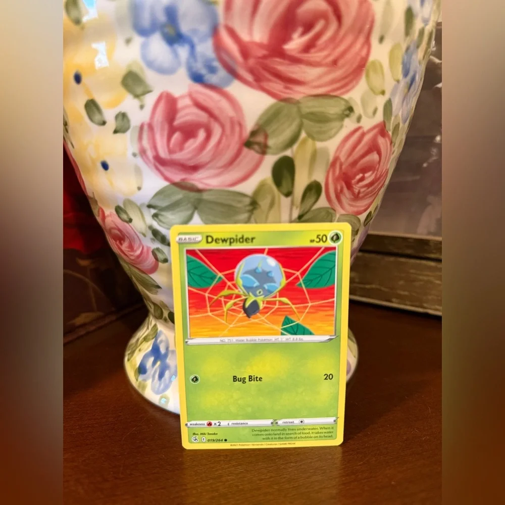 Pokemon Trading Card - Dewpider with Red and Green